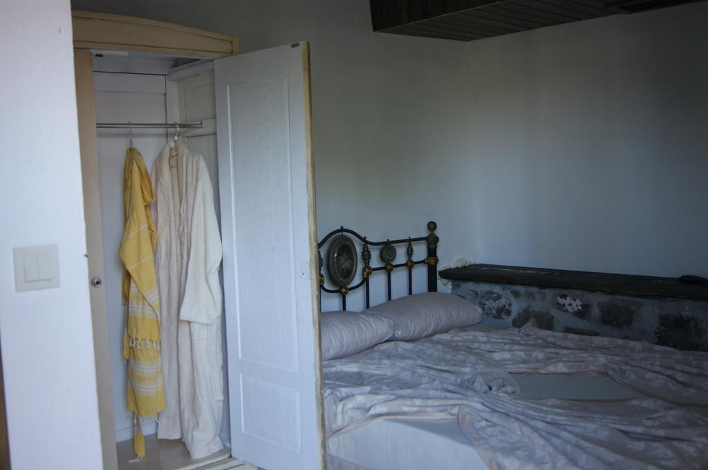 Mahzen Hotel Ayvalı Quarto foto