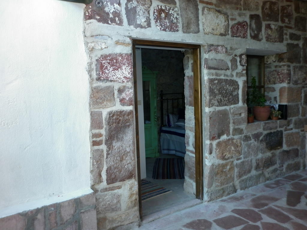 Mahzen Hotel Ayvalı Quarto foto