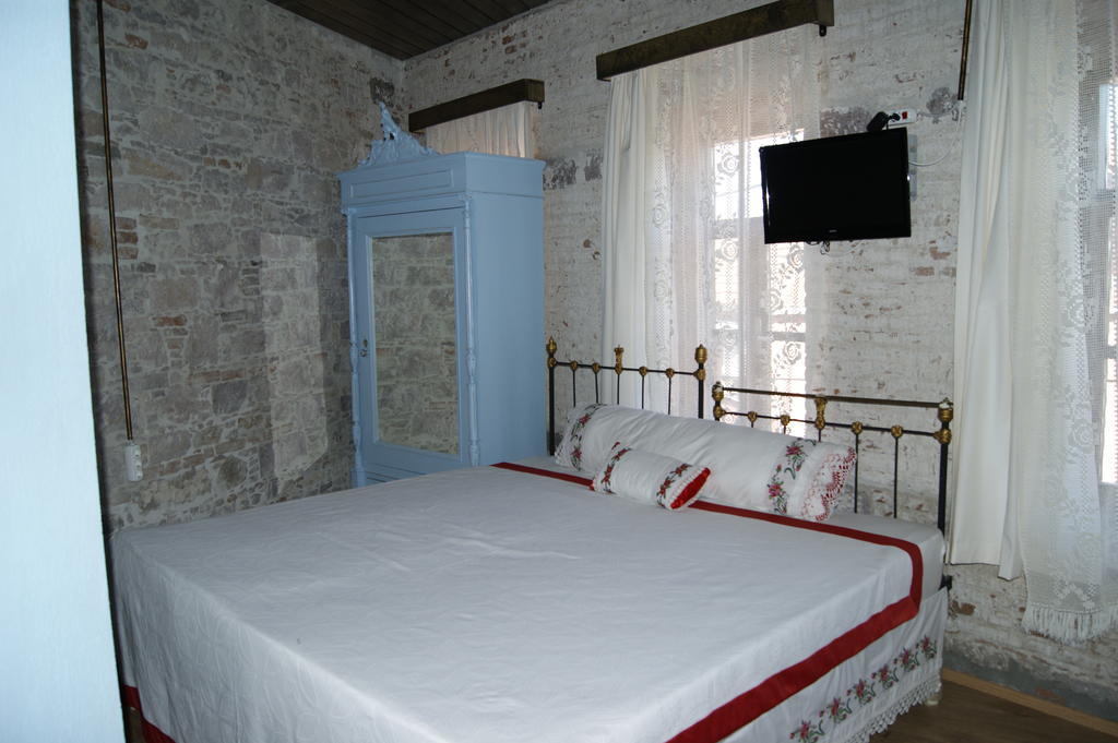 Mahzen Hotel Ayvalı Quarto foto