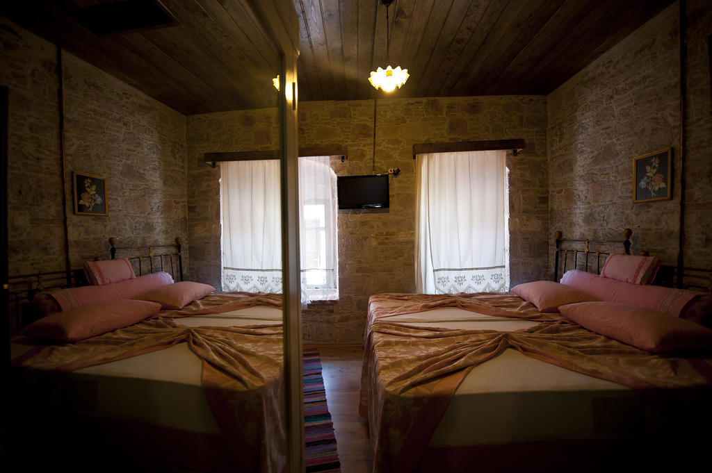 Mahzen Hotel Ayvalı Quarto foto